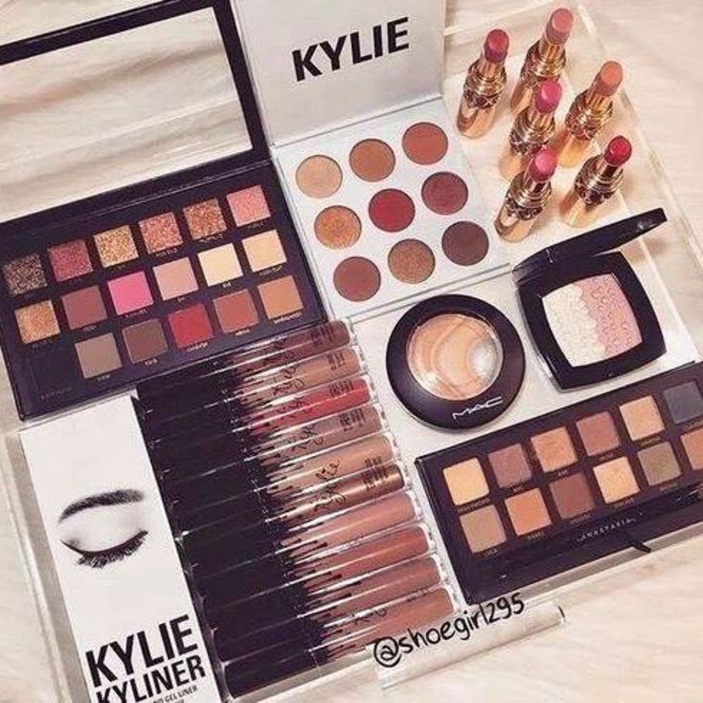 Meet your Posher, Lia